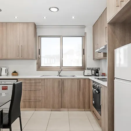 Downtown 2 Bedroom Flat * Lárnaca