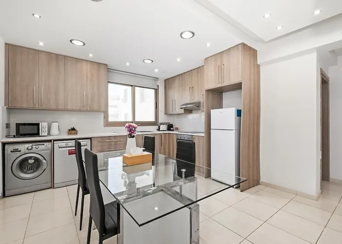 Apartment Downtown 2 Bedroom Flat Larnaca