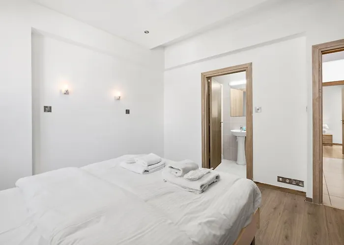 Downtown 2 Bedroom Flat